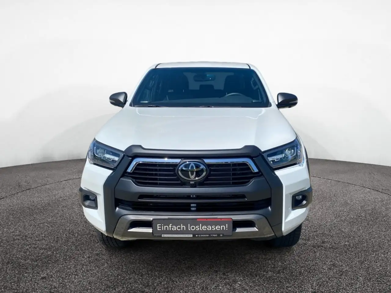 Toyota Hilux 2.8 Double Cab Invincible 4x4 LED 360° 2