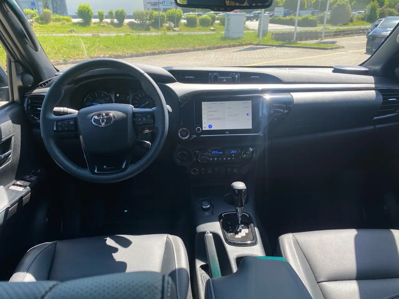 Toyota Hilux 2.8 Double Cab Invincible 4x4 LED 360° 10