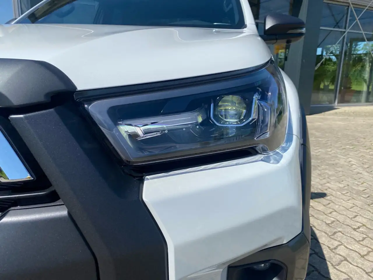 Toyota Hilux 2.8 Double Cab Invincible 4x4 LED 360° 8