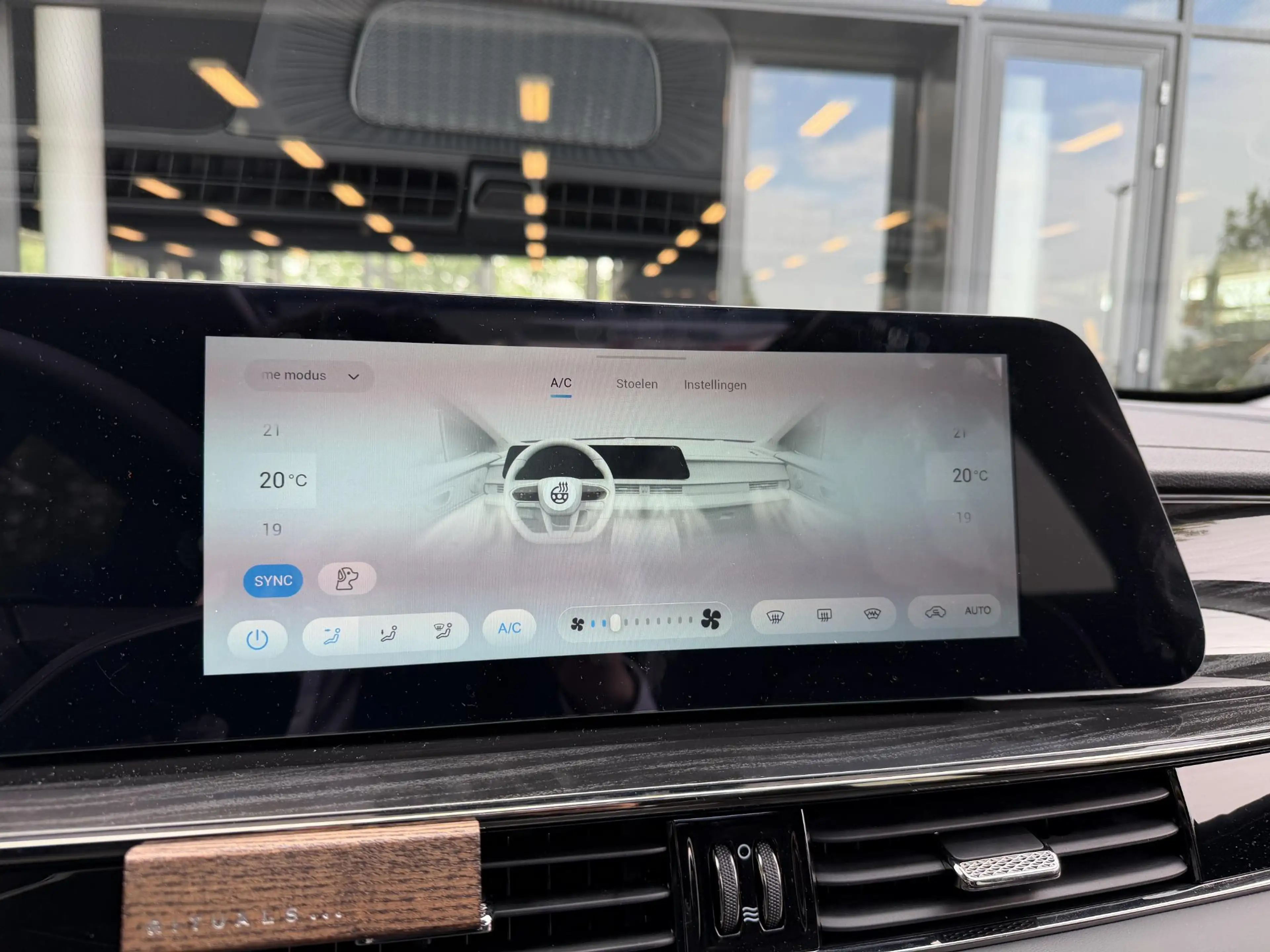 Omoda 5 EV Premium 61 kWh | DEMO — photo 13