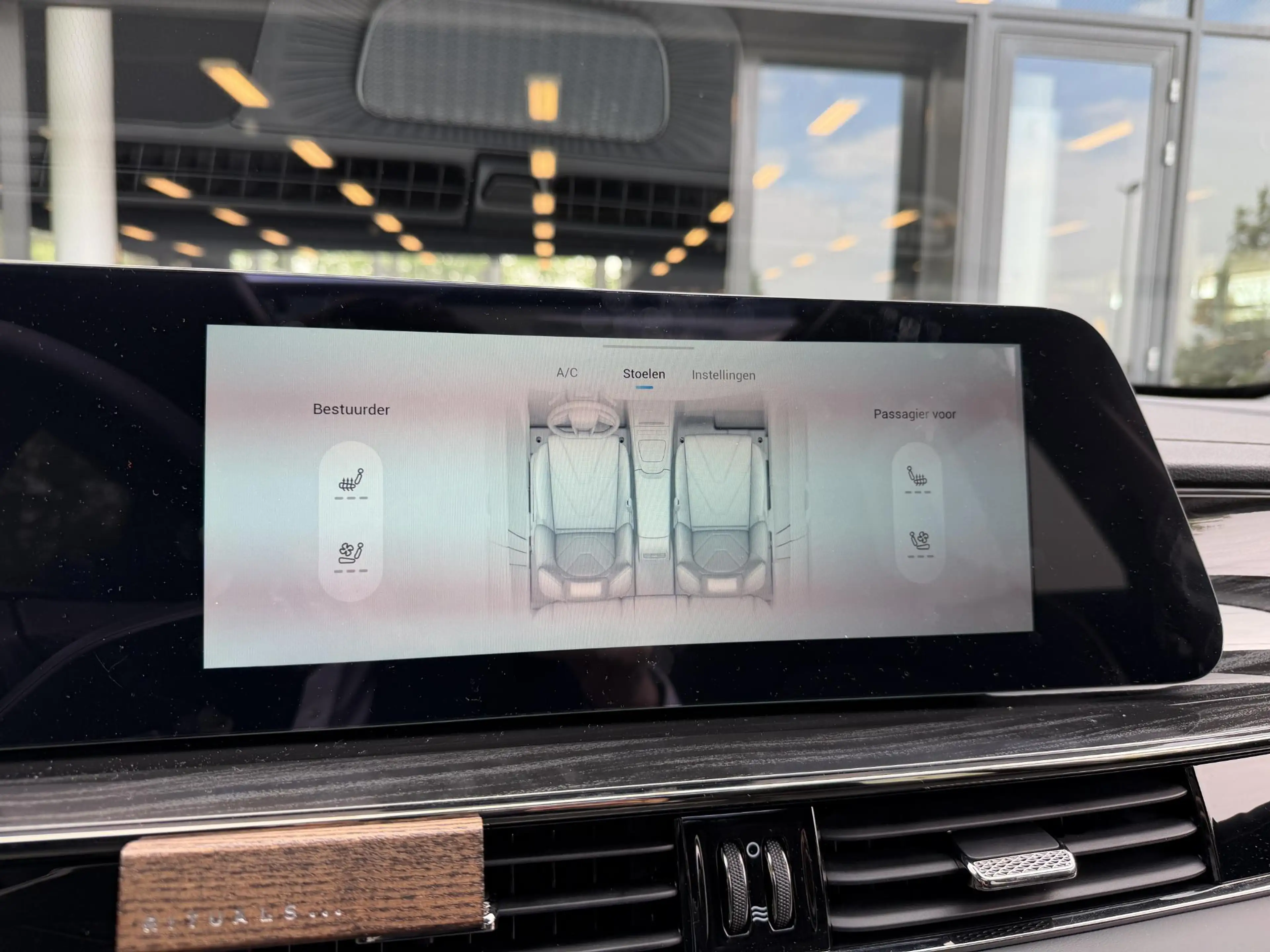 Omoda 5 EV Premium 61 kWh | DEMO — photo 11