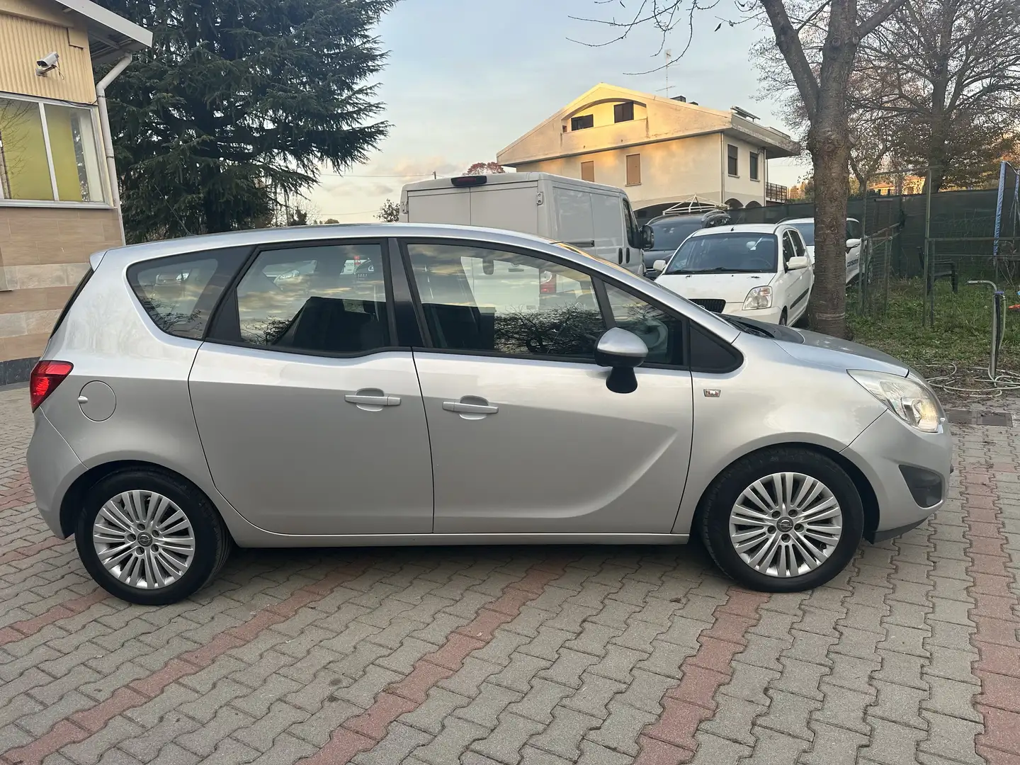 Opel Meriva 1.4t Cosmo 120cv - 2