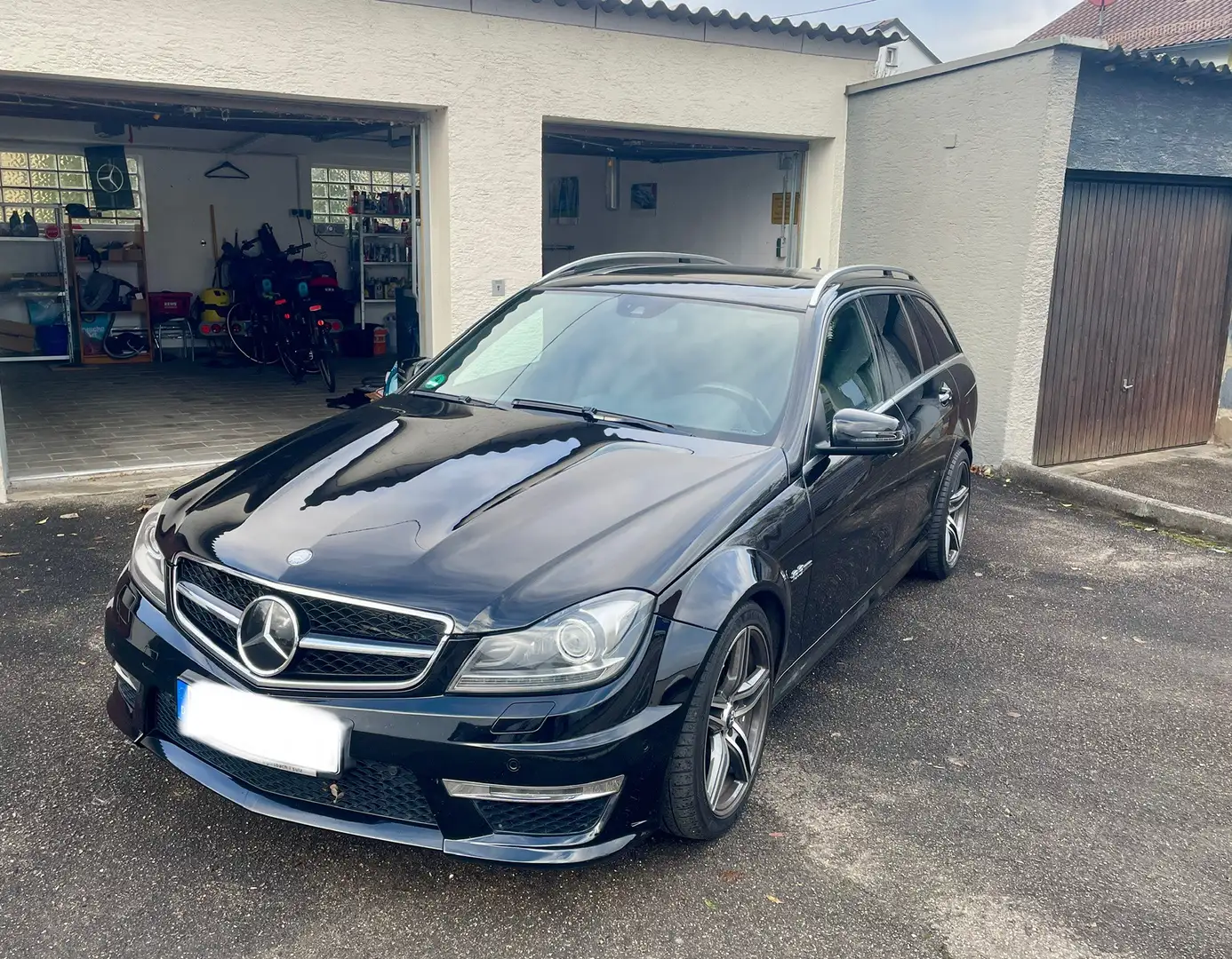 Mercedes-Benz C 63 AMG Kessy Distronic Side top gepflegt Noir - 2