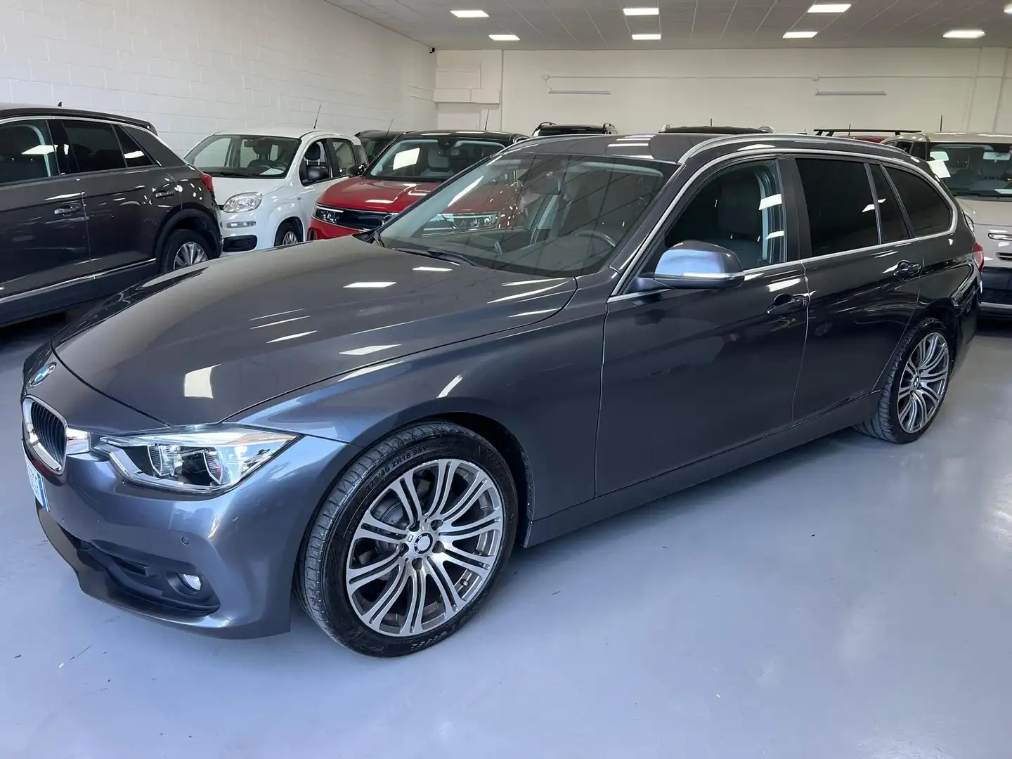 BMW 318 D Touring Luxury auto Grigio - 1