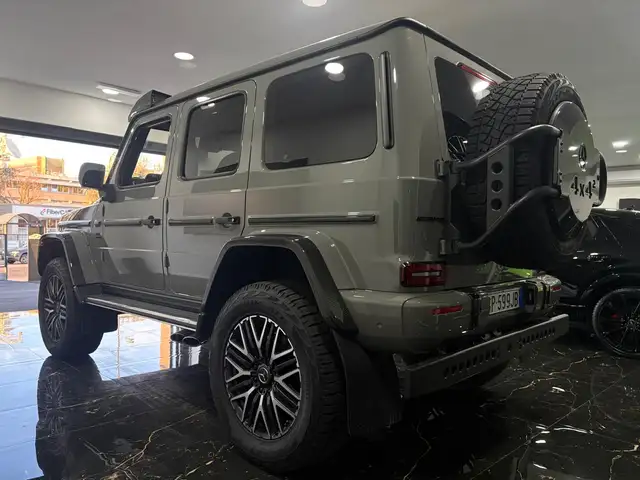 Mercedes-Benz G-Class view 3