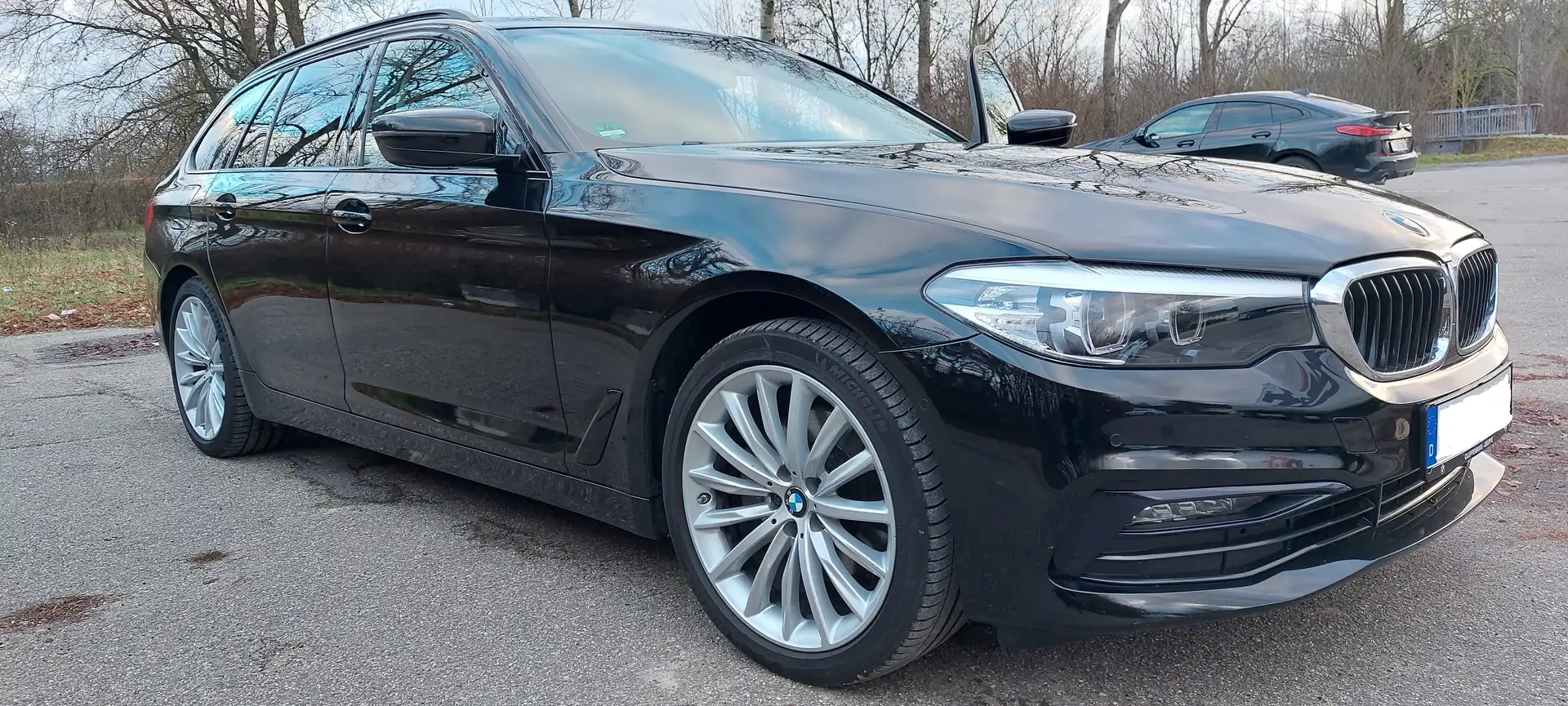 BMW 520 520d Touring Aut. Sport Line Schwarz - 1