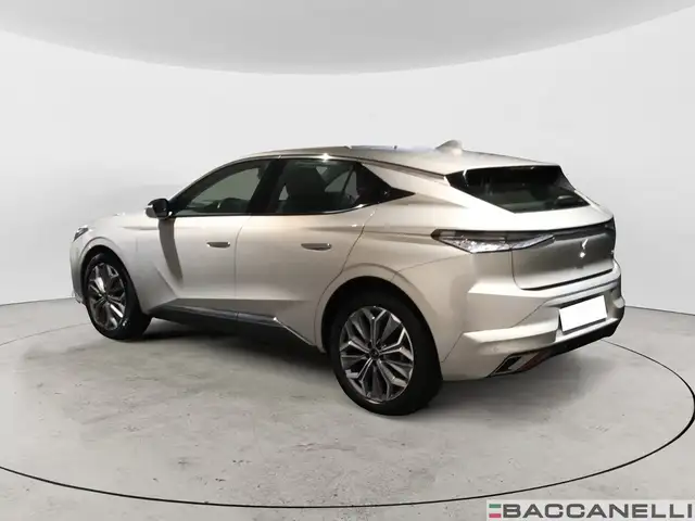 DS Automobiles DS 4 view 3