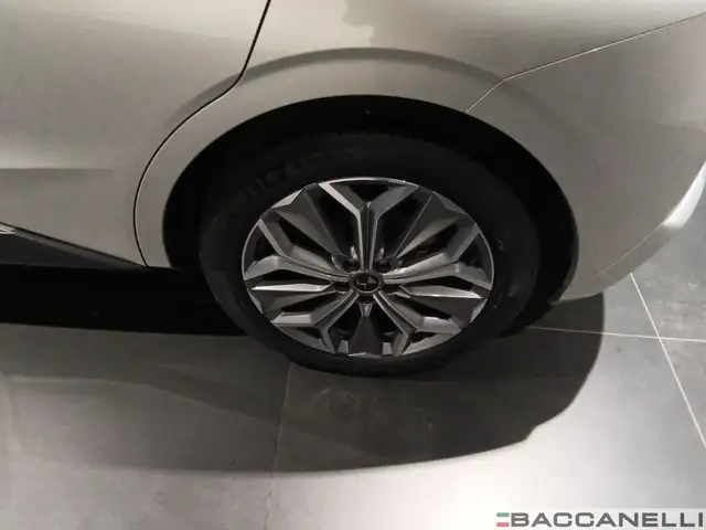 DS Automobiles DS 4 view 10