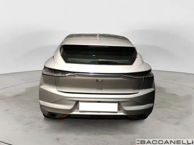 DS Automobiles DS 4 view 4