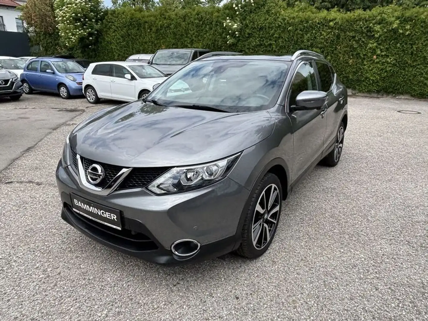 Nissan Qashqai 1,2 DIG-T Tekna Xtronic Aut. Grijs - 1