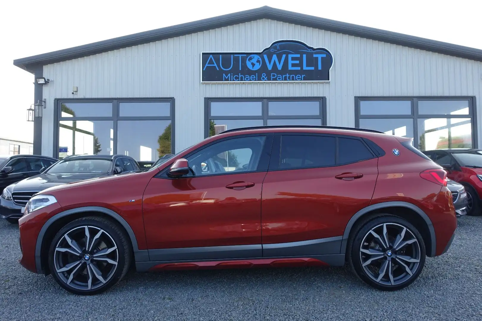 BMW X2 20i M Sport Aut. KAM KLIMAAUT LED DAB NAV 20' Orange - 1