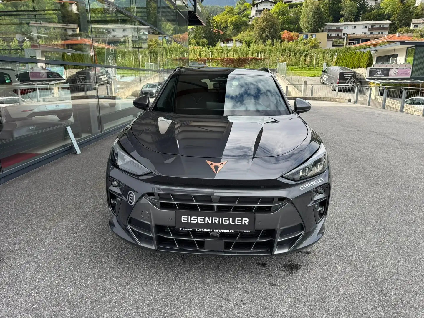 CUPRA Terramar 1.5 e-TSI 150 PS DSG Grau - 2