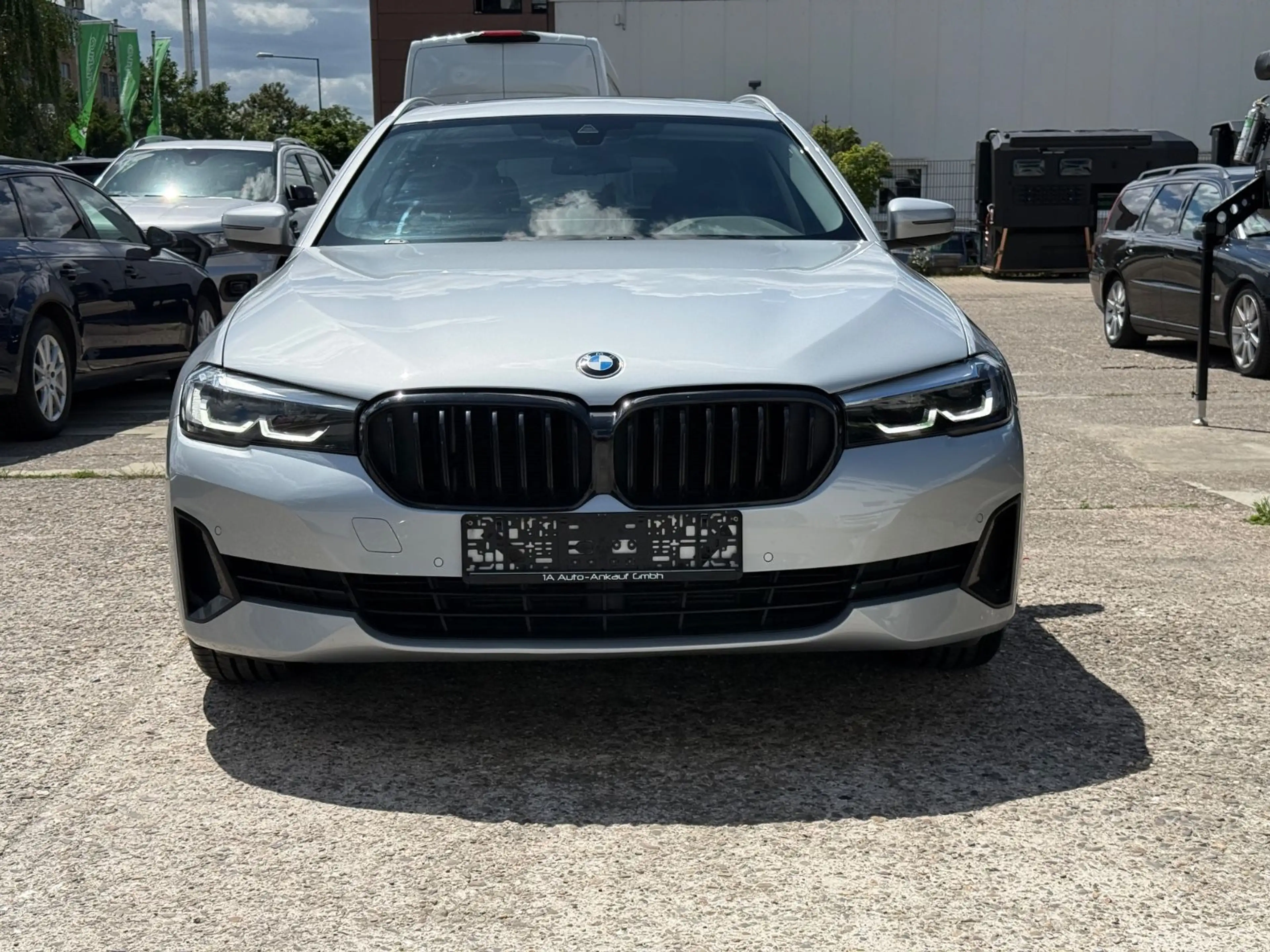 BMW 518 dTouringLCI/ Aut/LuxLine/Pano/Kam/Leder/ — photo 3