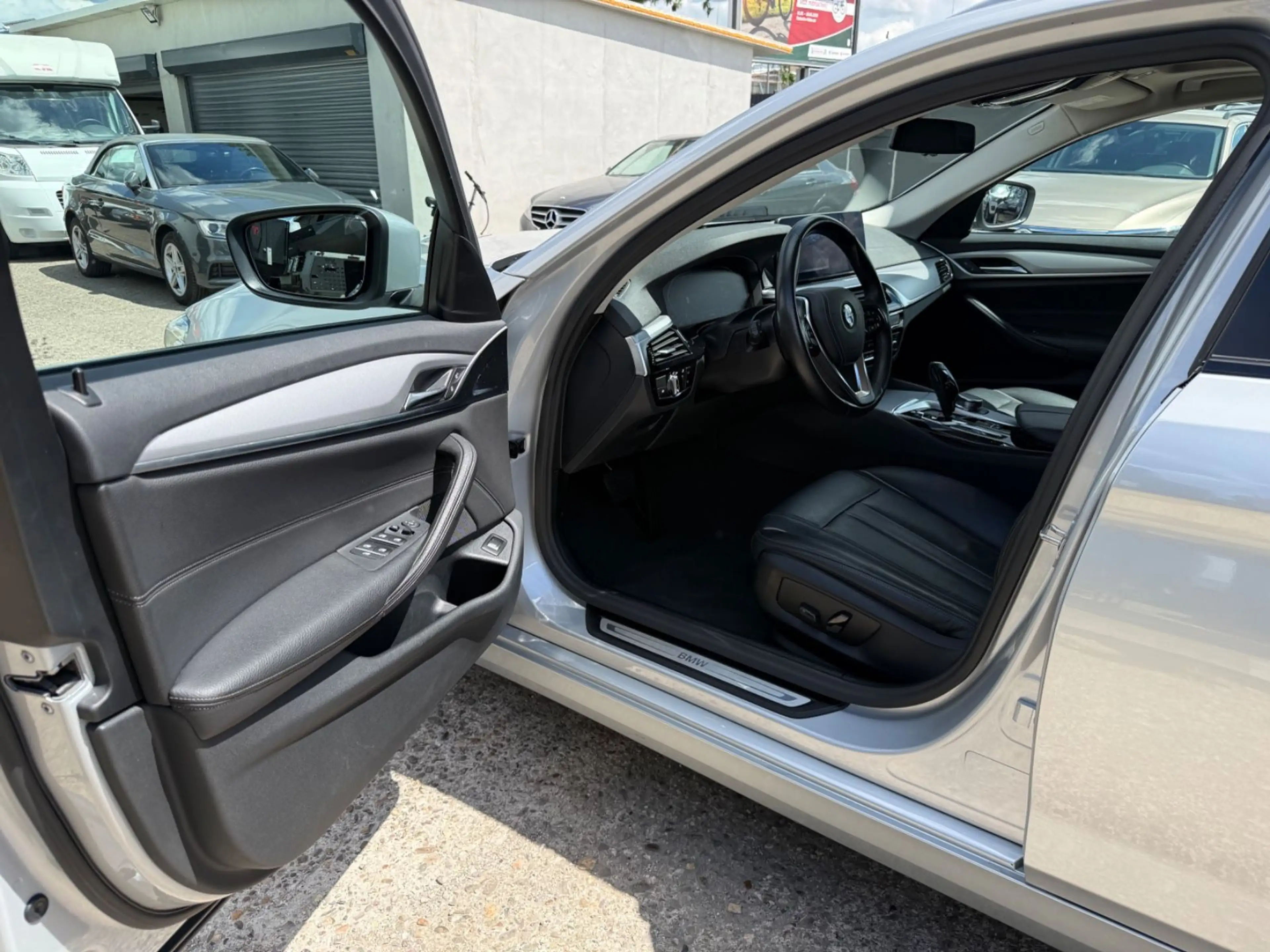 BMW 518 dTouringLCI/ Aut/LuxLine/Pano/Kam/Leder/ — photo 11