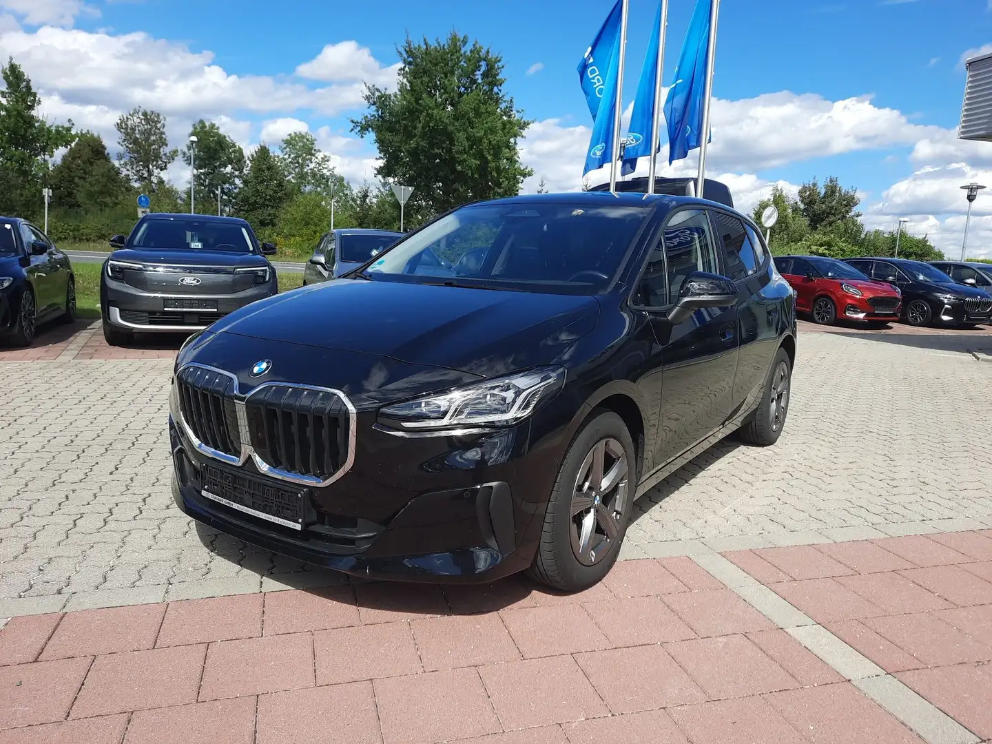 BMW 218 d Active Tourer LED Navi Kamera SHZ DAB Zwart - 2