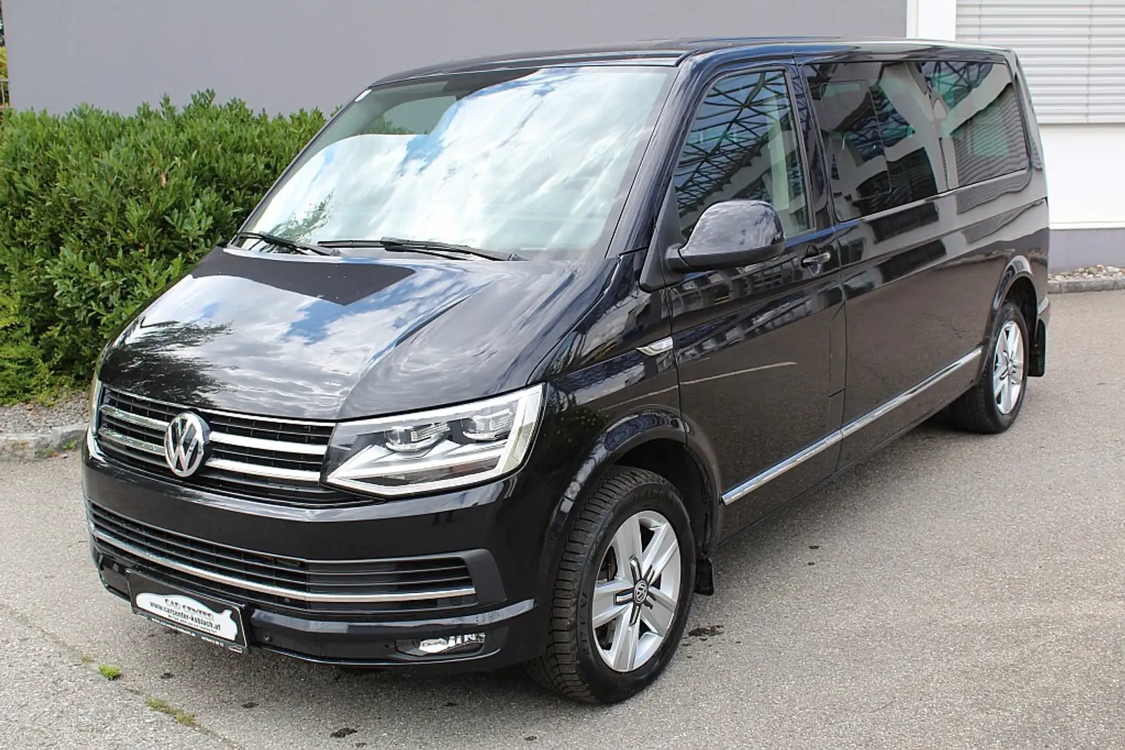 Volkswagen T6 Caravelle LR 2,0 TDI 4Motion BMT Aut. Černá - 1