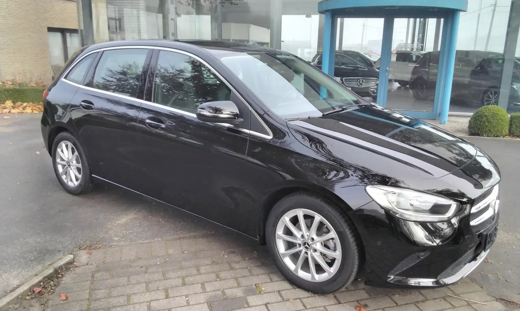 Mercedes-Benz B 180 Progressieve   automaat Zwart - 2