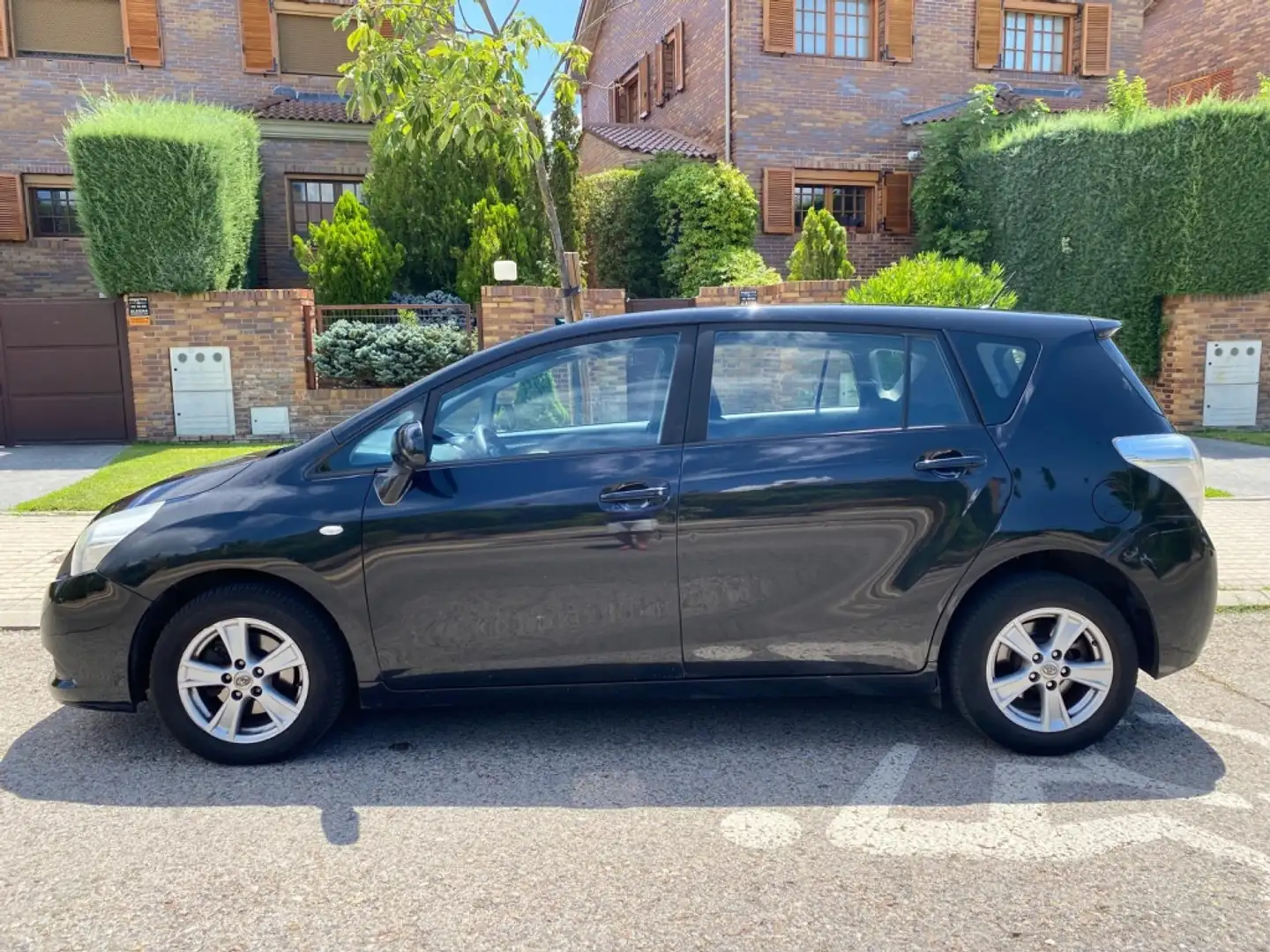 Toyota Verso Monovolumen Manual de 5 Puertas Negro - 2