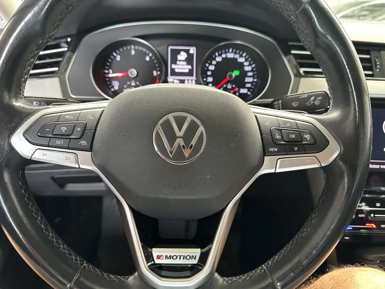 Volkswagen Passat Business 4Motion Navi LED Keyless, миниатюра 10