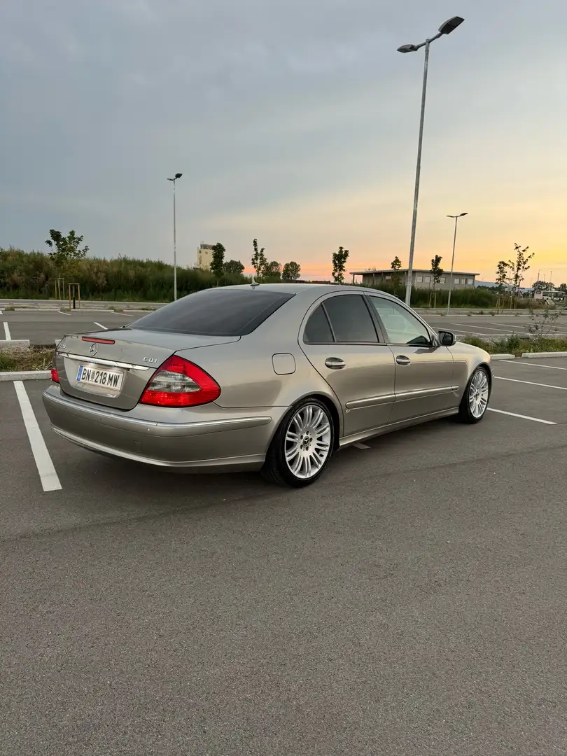 Mercedes-Benz E 220 CDI Automatik Elegance - 2