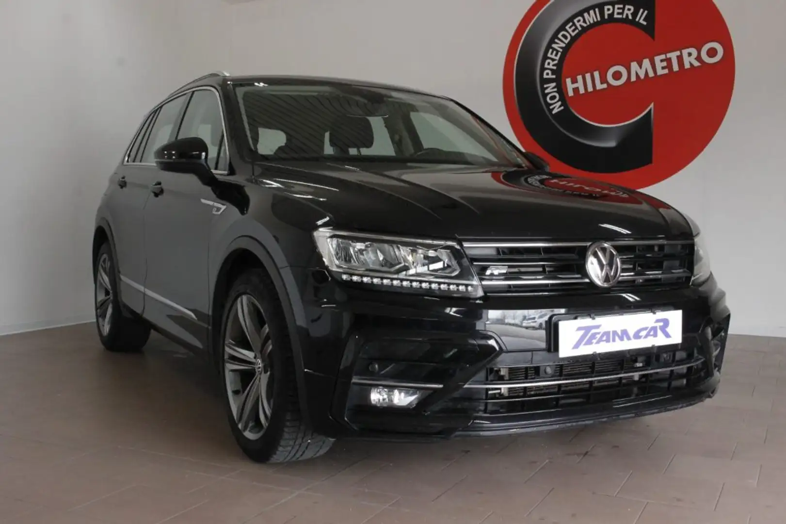 Volkswagen Tiguan 2.0 TDI SCR DSG R-line R LINE Unicoproprietario Nero - 1