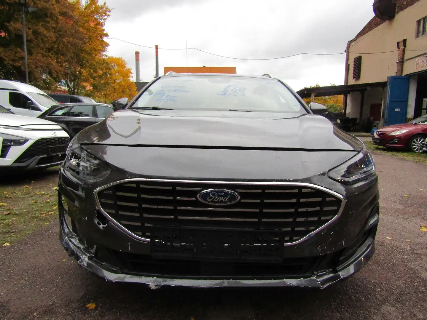 Ford Focus Turnier Titanium Automatik Grau - 2