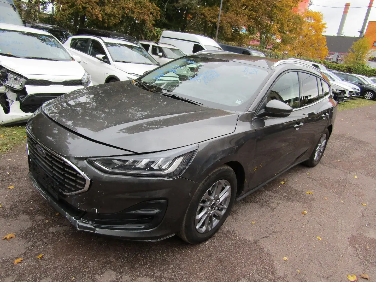 Ford Focus Turnier Titanium Automatik Grau - 1