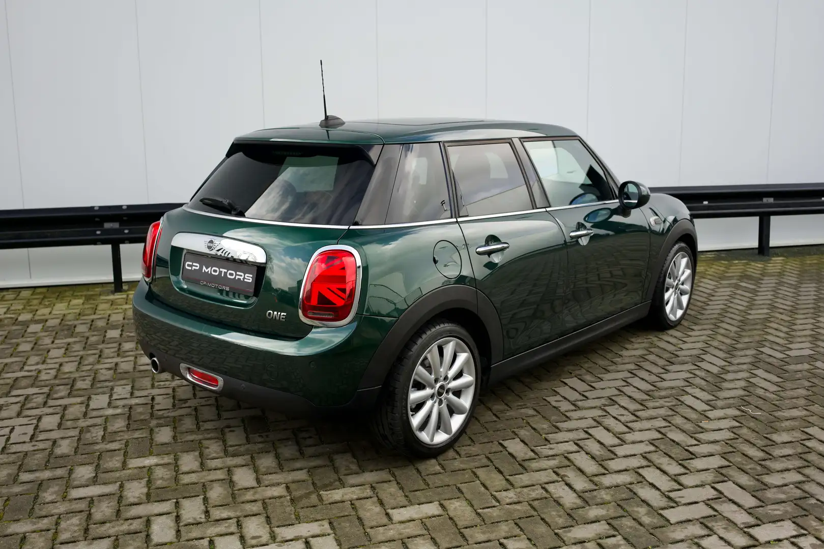 MINI Cooper ONE 5-DEURS  PANO  CHESTER BROWN  AUTOMAAT Groen - 2