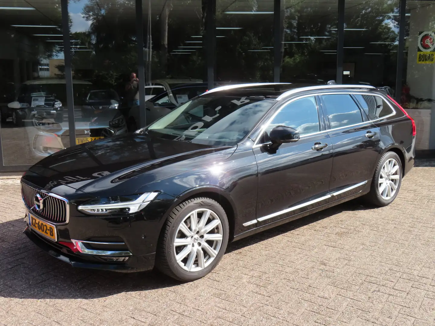 Volvo V90 2.0 D4 Inscription*LED*ACC*EXPORTPRIJS* Zwart - 2