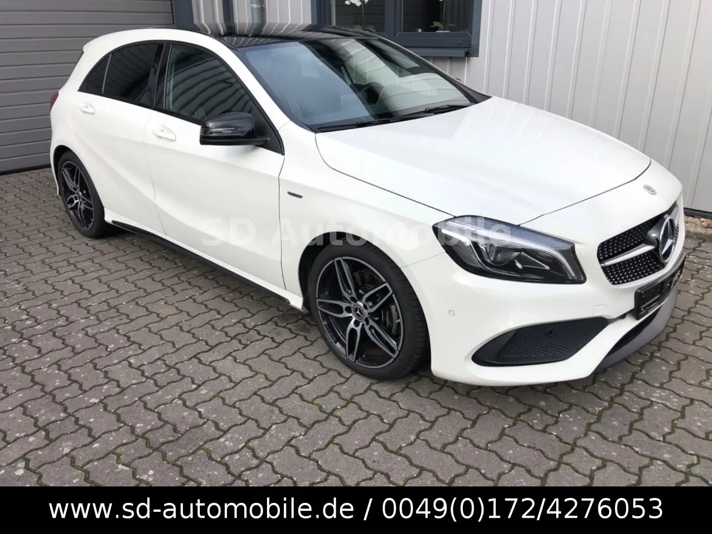 Mercedes-Benz A 250 BlueEfficiency AMG LINE/PANORAMA/NIGHT/KAM Weiß - 1