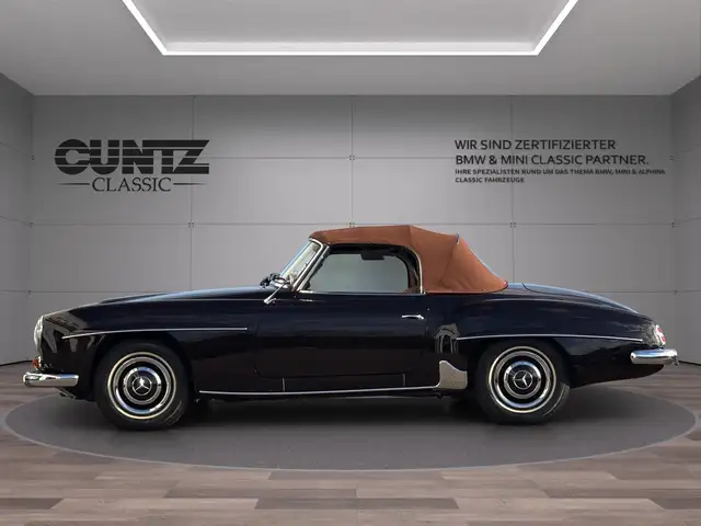Mercedes-Benz 190 SL view 9