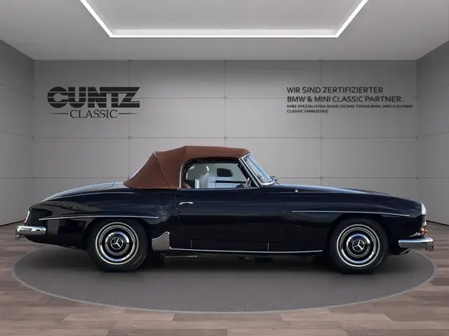 Mercedes-Benz 190 SL view 5