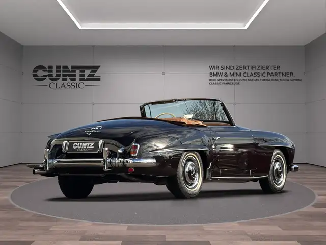 Mercedes-Benz 190 SL view 6