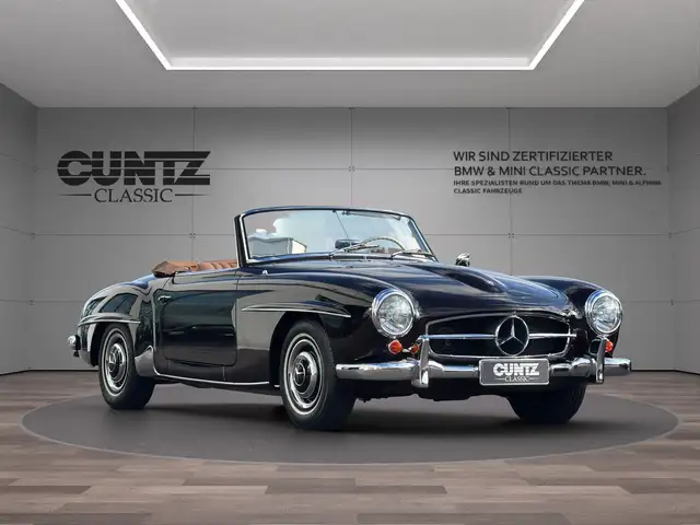 Mercedes-Benz 190 SL view 4