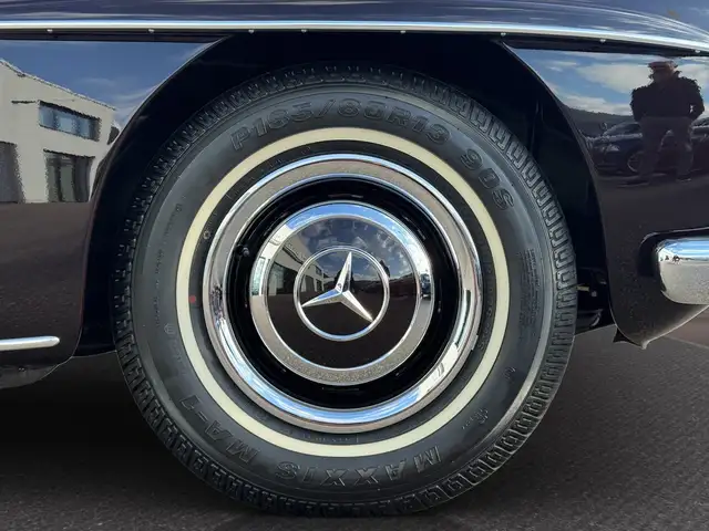 Mercedes-Benz 190 SL view 14