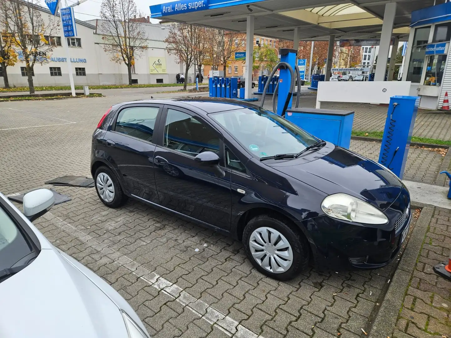 Fiat Grande Punto Grande Punto  5-Türer 1.2 8V Dynamic Blau - 1