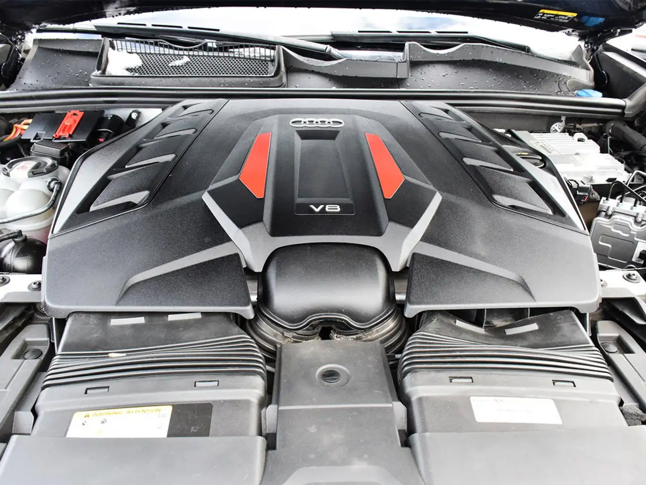 Audi SQ8 снимка Audi SQ8