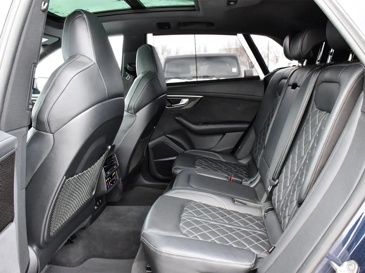 Audi SQ8 снимка Audi SQ8
