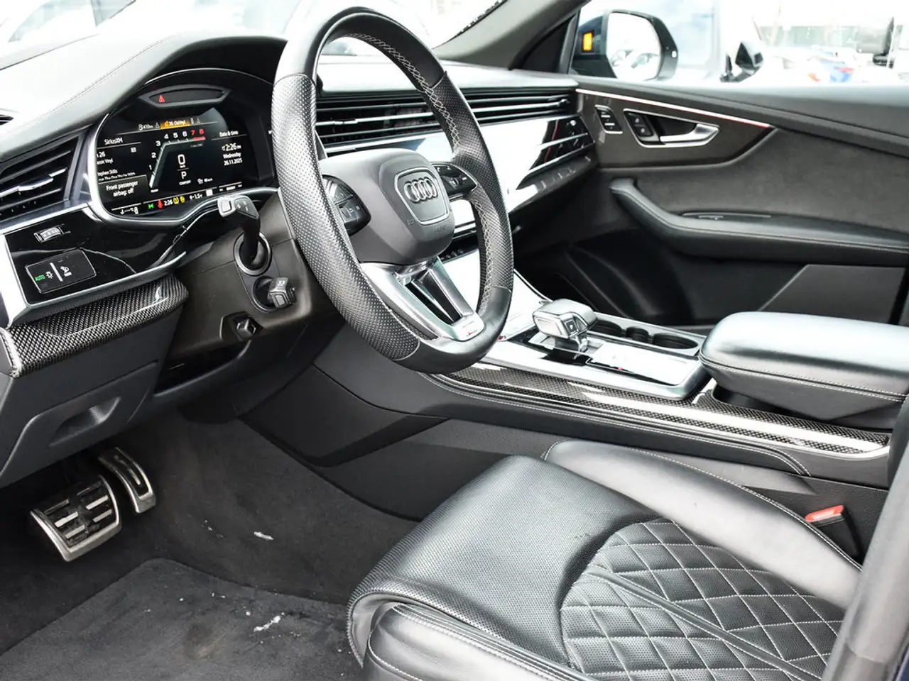 Audi SQ8 снимка Audi SQ8