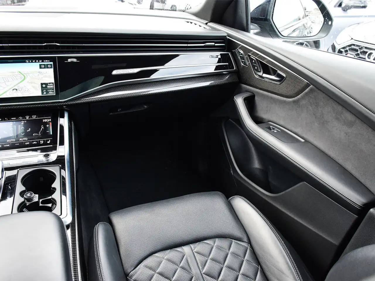 Audi SQ8 снимка Audi SQ8