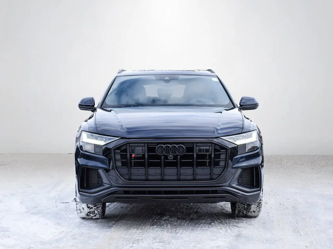 Audi SQ8 снимка Audi SQ8