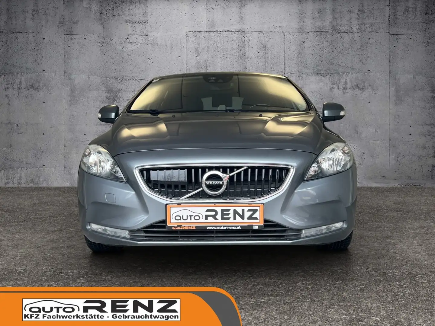 Volvo V40 Kinetic Grau - 2