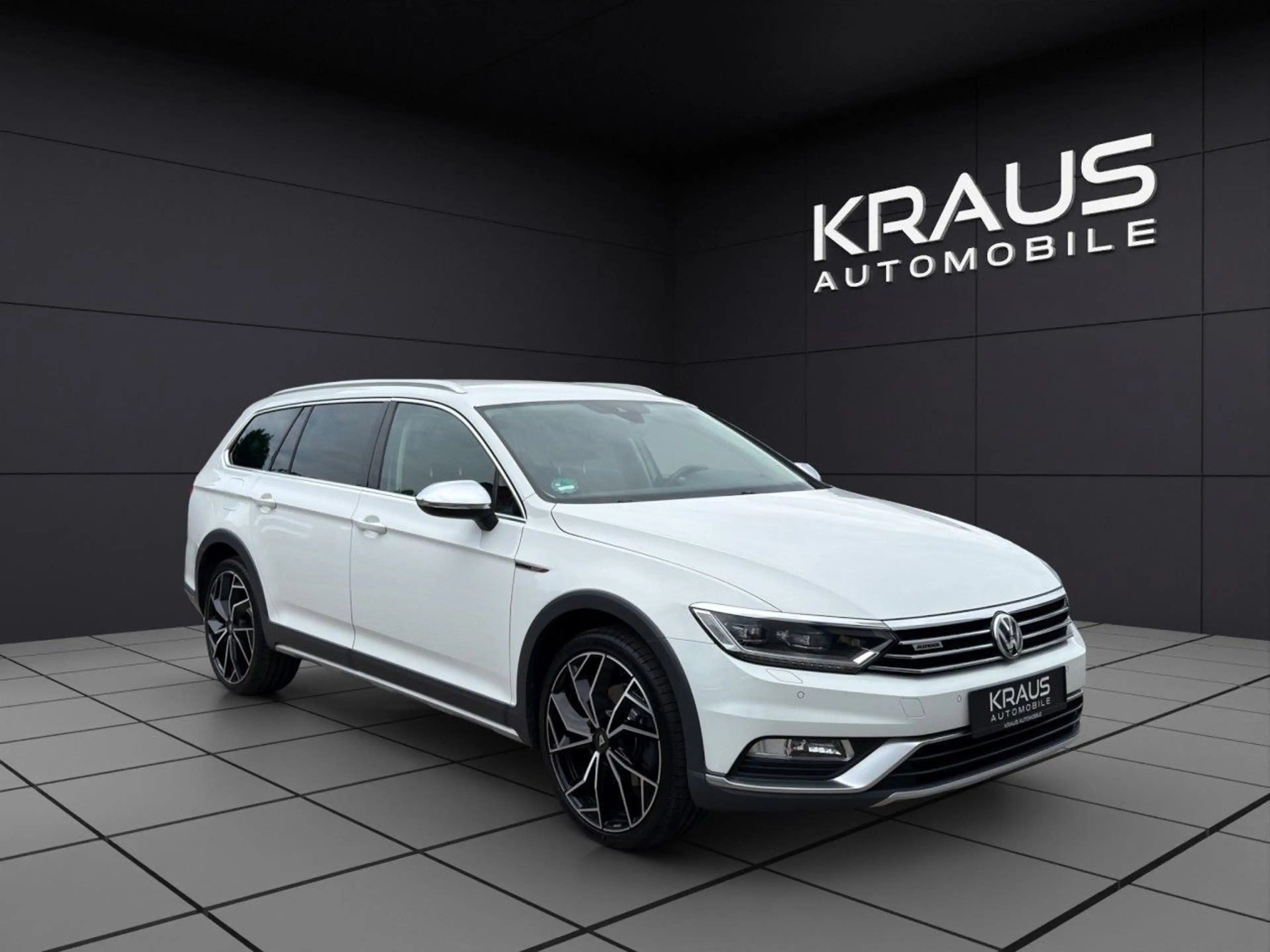 Volkswagen Passat Alltrack 2.0 TDI 4MO DSG NAVI LED ACC CAM — photo 10