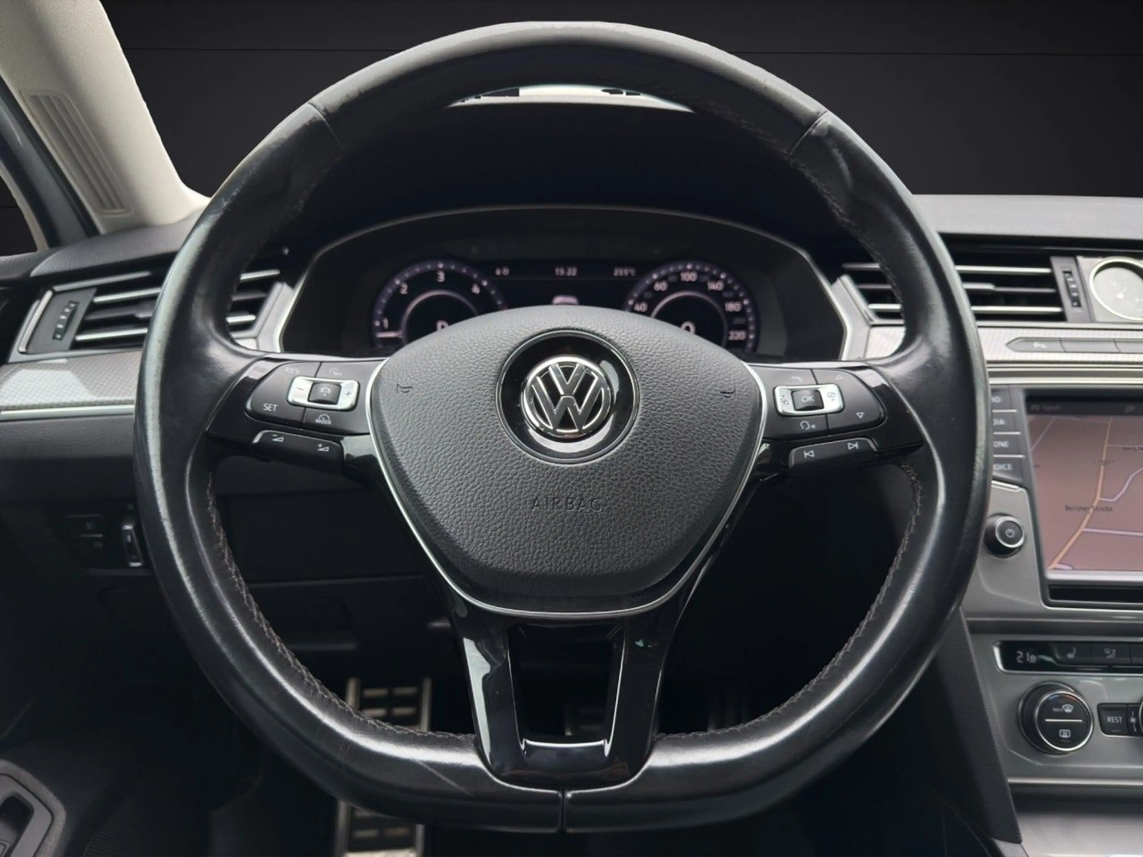 Volkswagen Passat Alltrack 2.0 TDI 4MO DSG NAVI LED ACC CAM — photo 15