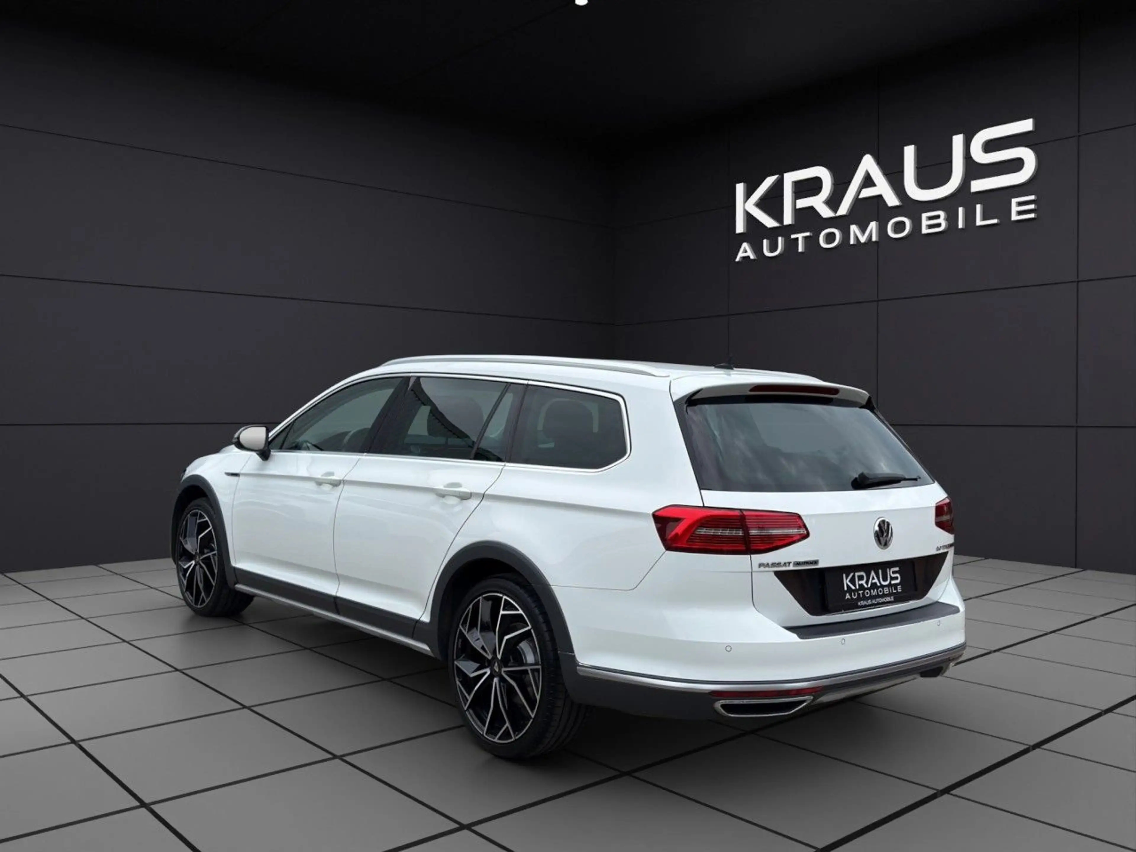 Volkswagen Passat Alltrack 2.0 TDI 4MO DSG NAVI LED ACC CAM — photo 4