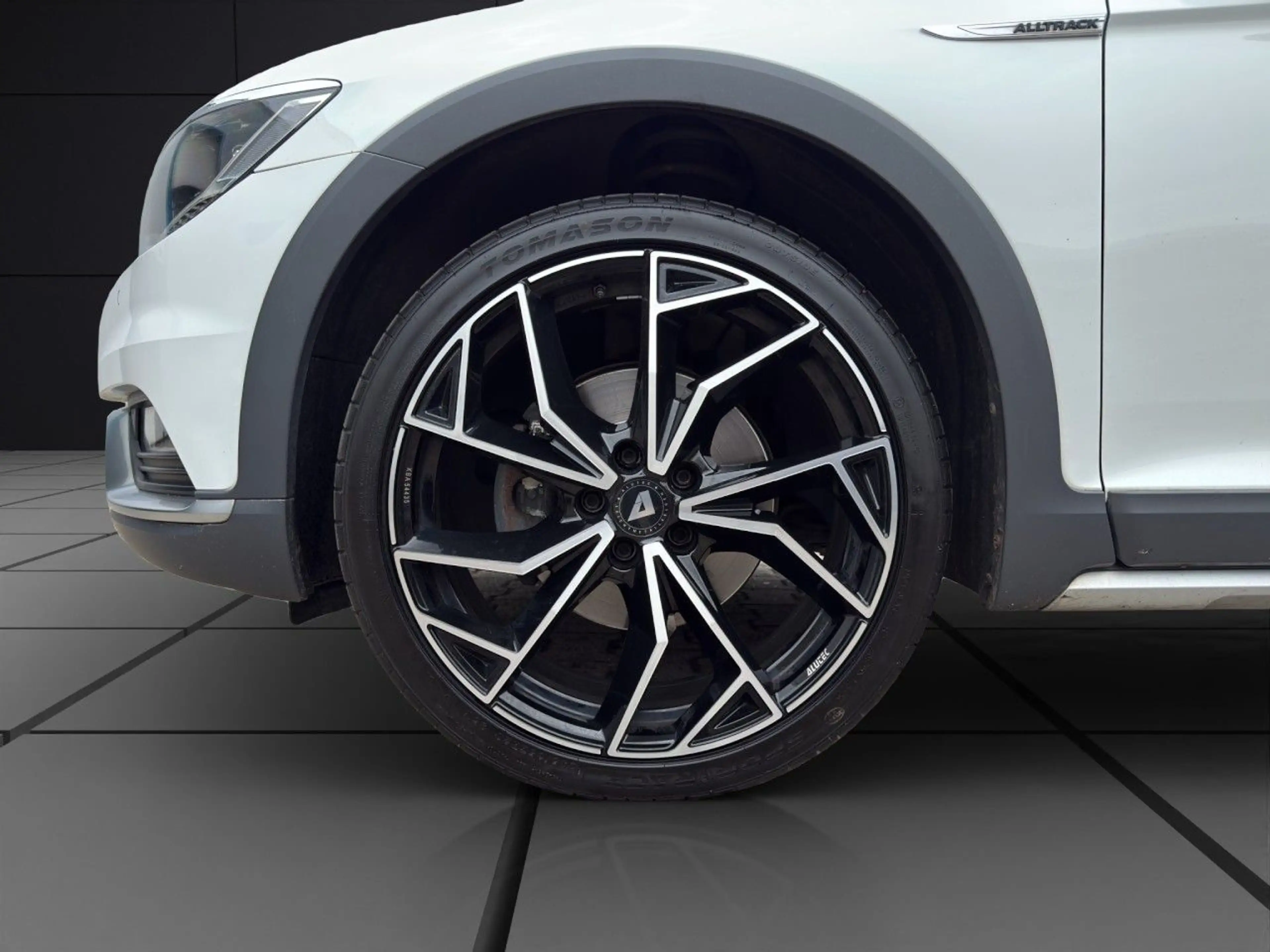 Volkswagen Passat Alltrack 2.0 TDI 4MO DSG NAVI LED ACC CAM — photo 2