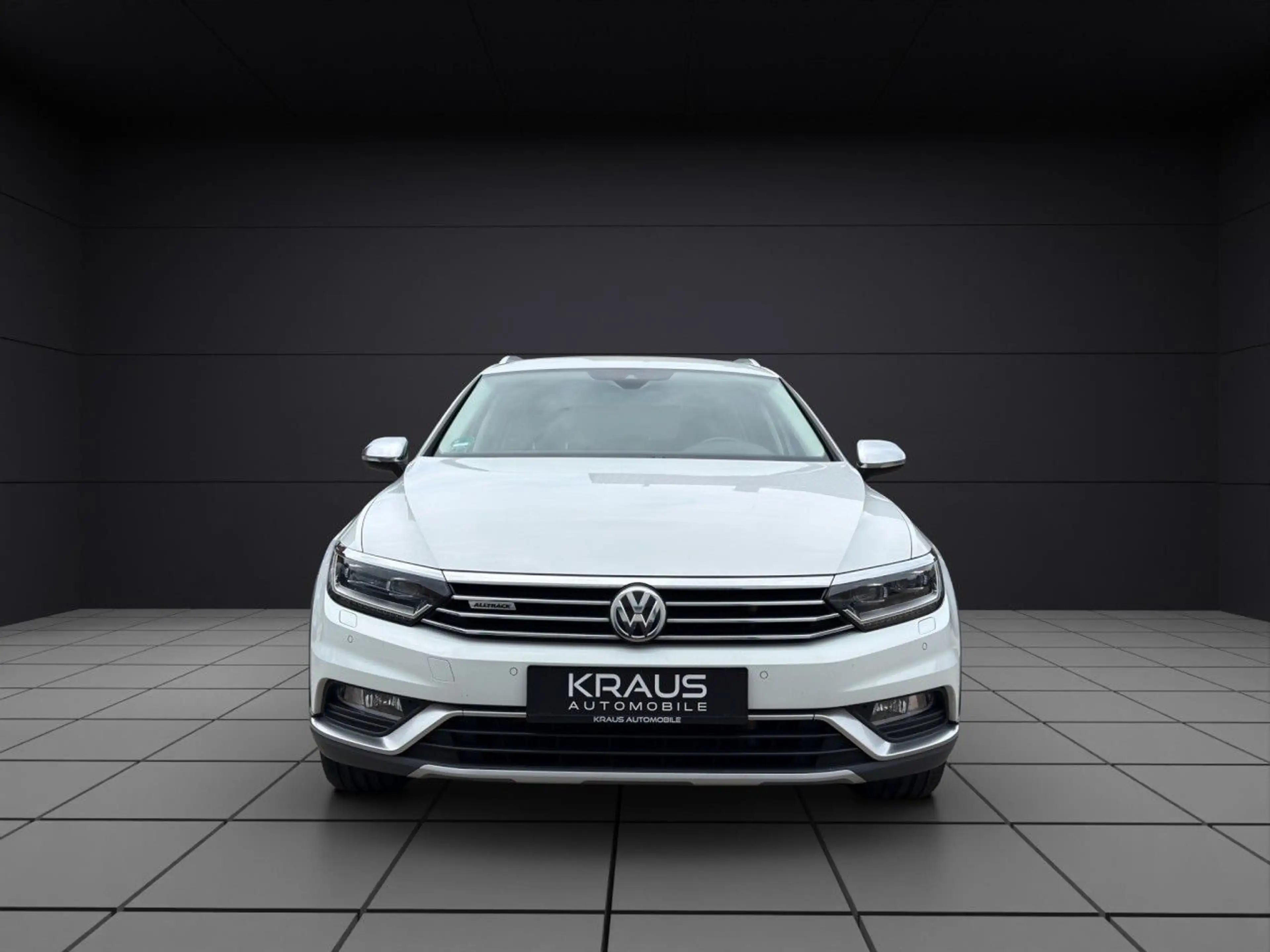 Volkswagen Passat Alltrack 2.0 TDI 4MO DSG NAVI LED ACC CAM — photo 11