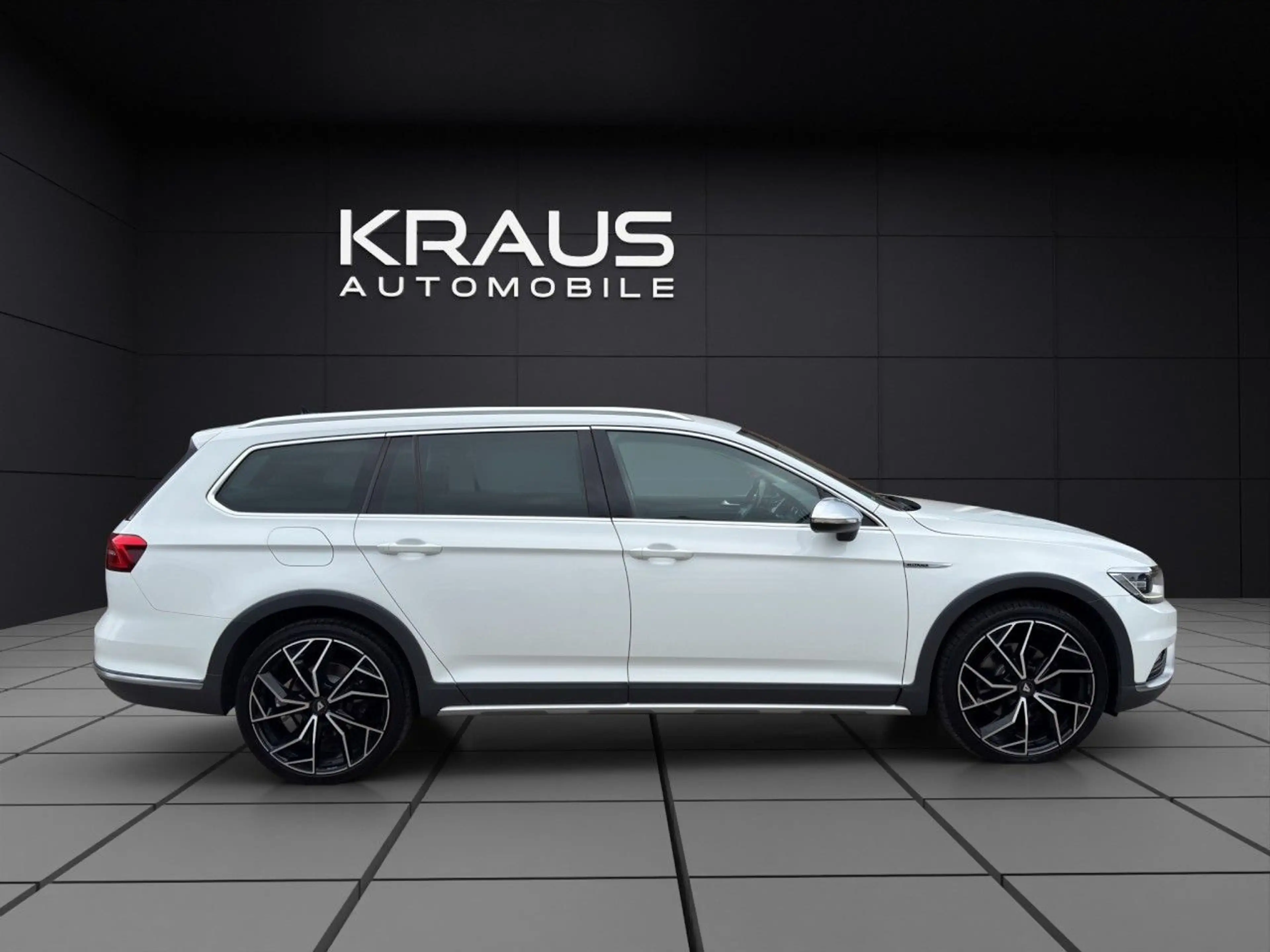 Volkswagen Passat Alltrack 2.0 TDI 4MO DSG NAVI LED ACC CAM — photo 8