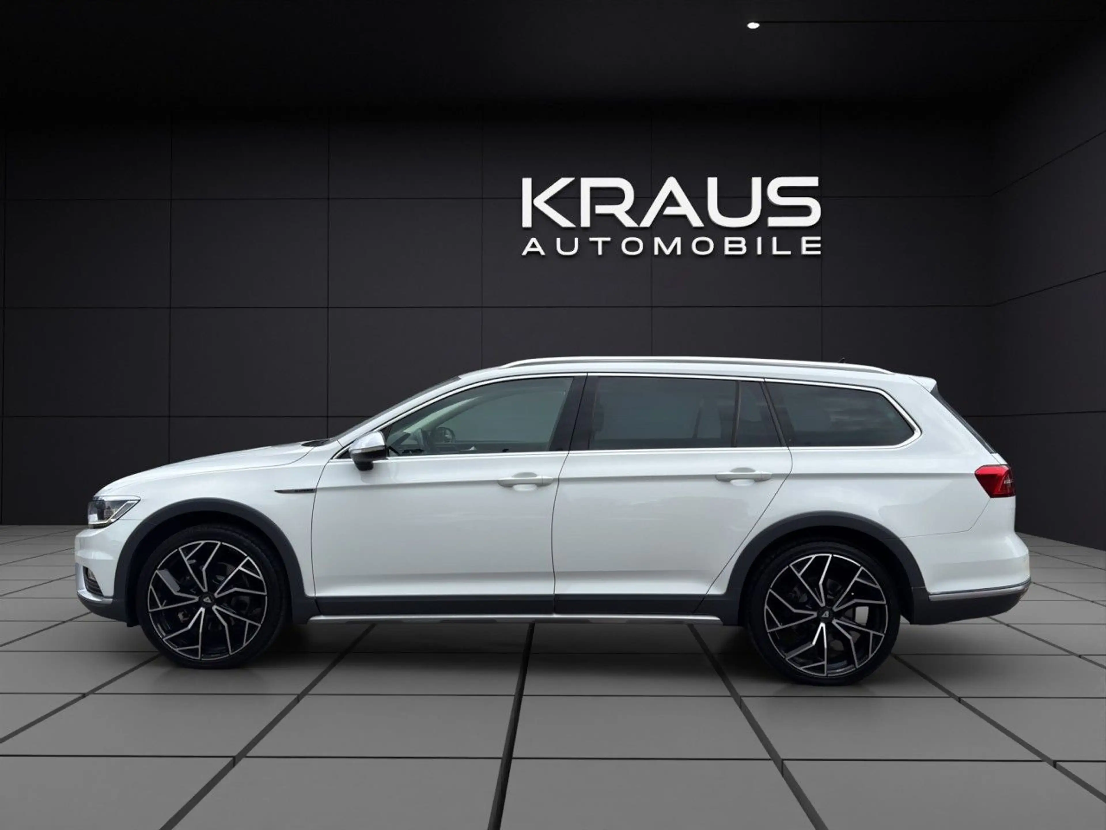 Volkswagen Passat Alltrack 2.0 TDI 4MO DSG NAVI LED ACC CAM — photo 3