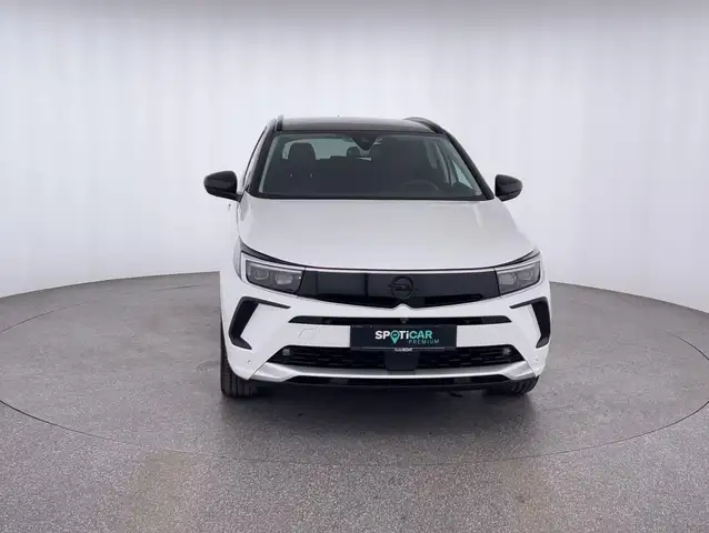 Opel Grandland view 2